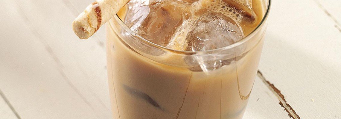 5 начина да превърнете айс кафето си в айс лате