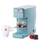 illy® Кафемашина – Francis Francis Y3.3 – Светло син - Насладете се на невероятно еспресо или богата чаша кафе, приготвена от тази лъскава, компактна и минималистична машина за капсули iperEspresso и кафе. Страхотно допълнение към всеки кухненски плот. illy® Кафемашина – Francis Francis Y3.3 – Светло син - Кафемашини с iperEspresso система