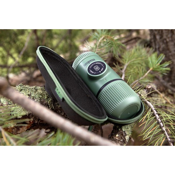 Wacaco® Nanopresso Moss Green + Case - Portable portable espresso machine