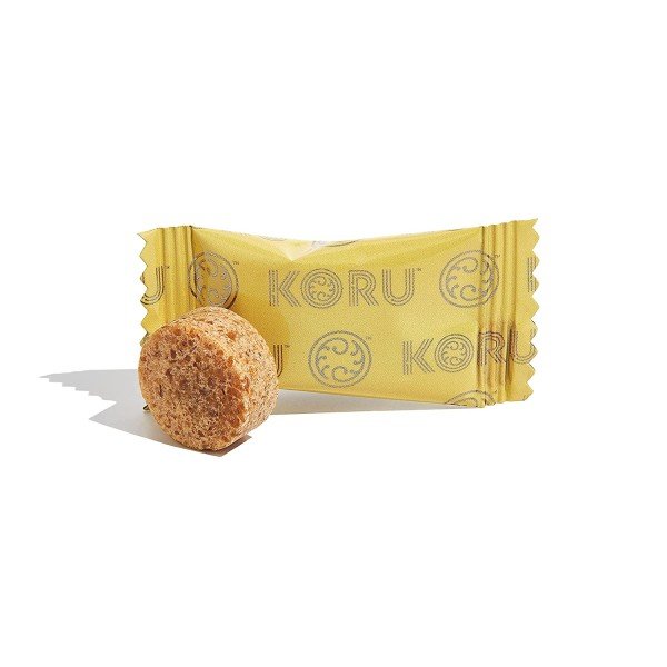 KORU Бонбони с манука мед MGO 800+ джинджифил и лимон MGO 24 бр. - KORU Бонбони с манука мед MGO 800+ джинджифил и лимон MGO 24 бр.Състав: Mанука мед MGO 800+ (90%), екстракт от лимон (3 %), екстрат от джинджифил (2 %), малтодекстрин (4,5%), калциев стери KORU Бонбони с манука мед MGO 800+ джинджифил и лимон MGO 24 бр. - Подсладители
