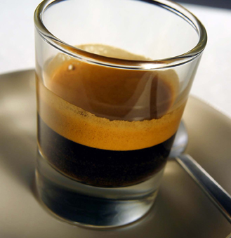 Кафе ристрето представлява късо еспресо, което е по-концентрирано от обикновеното еспресо.