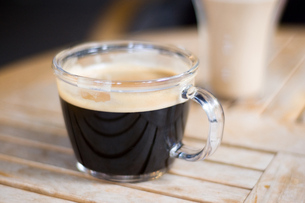 Кафето лунго представлява дълго кафе