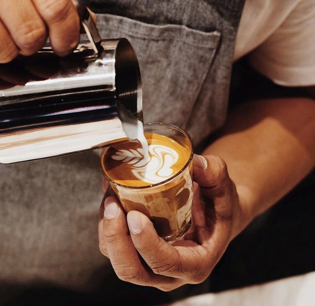 Ако искате вашият бариста да приготви съвършения кафе специалитет - дайте му време. 